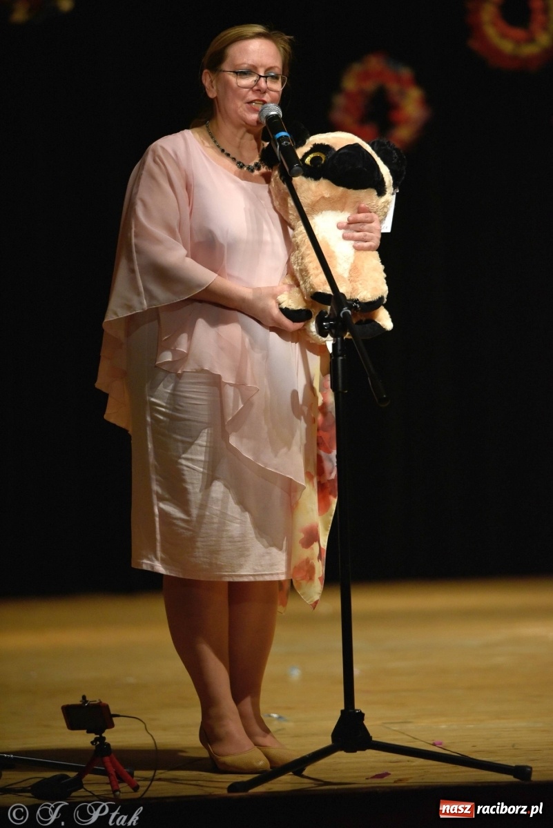 Zdjęcie w galerii na portalu naszraciborz.pl: Zespoły Źródła wspierają Kamilka. Piękny koncert w RCK [FOTO i WIDEO] wiadomości z regionu