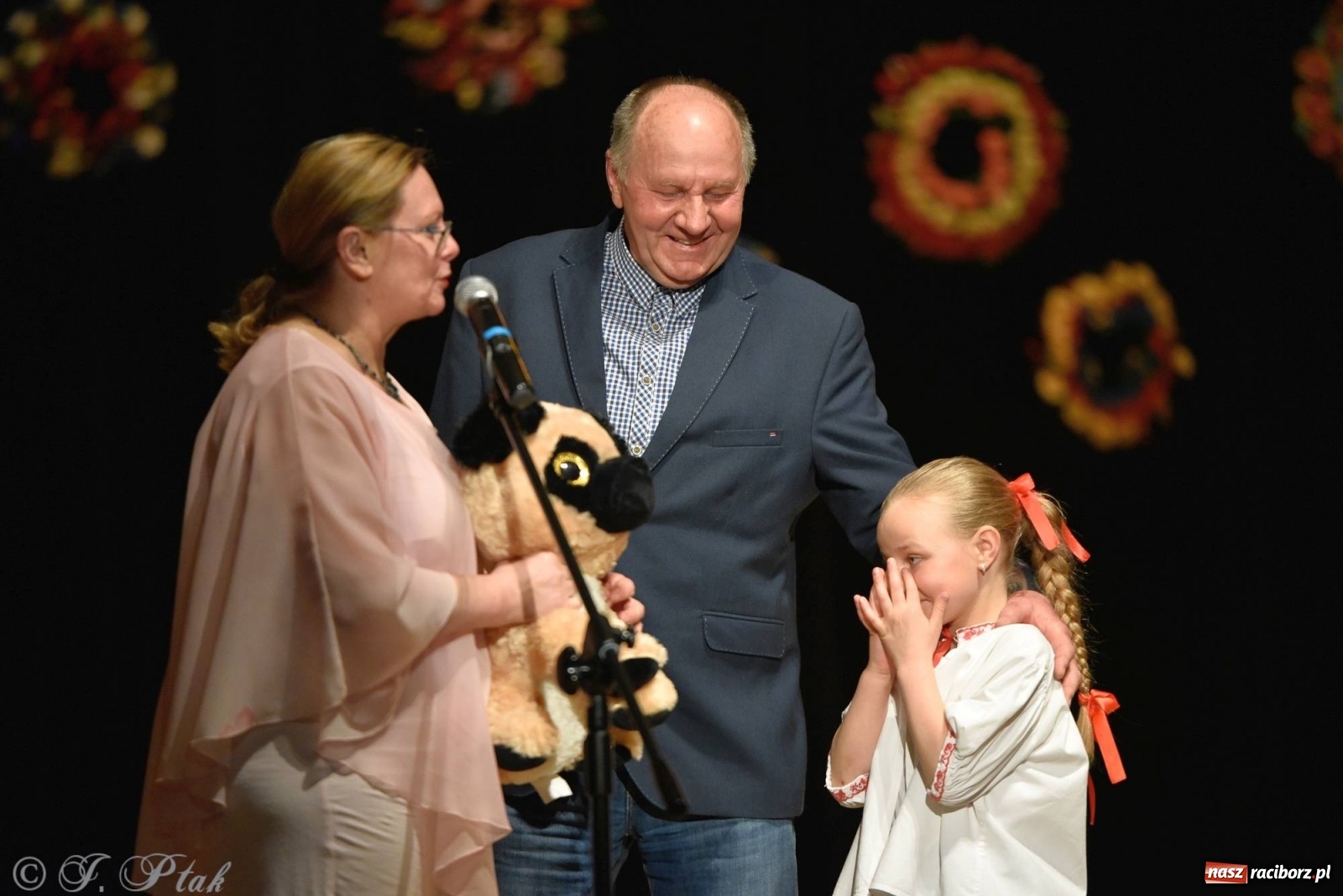 Zdjęcie w galerii na portalu naszraciborz.pl: Zespoły Źródła wspierają Kamilka. Piękny koncert w RCK [FOTO i WIDEO] wiadomości z regionu