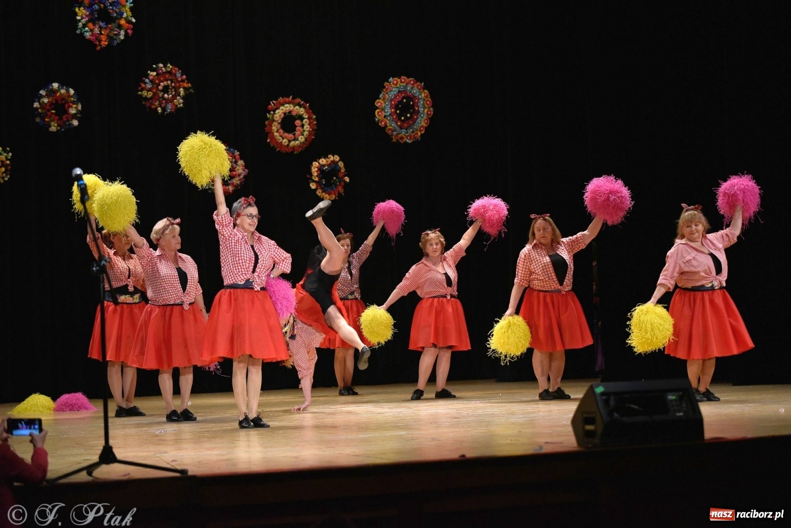 Zdjęcie w galerii na portalu naszraciborz.pl: Zespoły Źródła wspierają Kamilka. Piękny koncert w RCK [FOTO i WIDEO] wiadomości z regionu