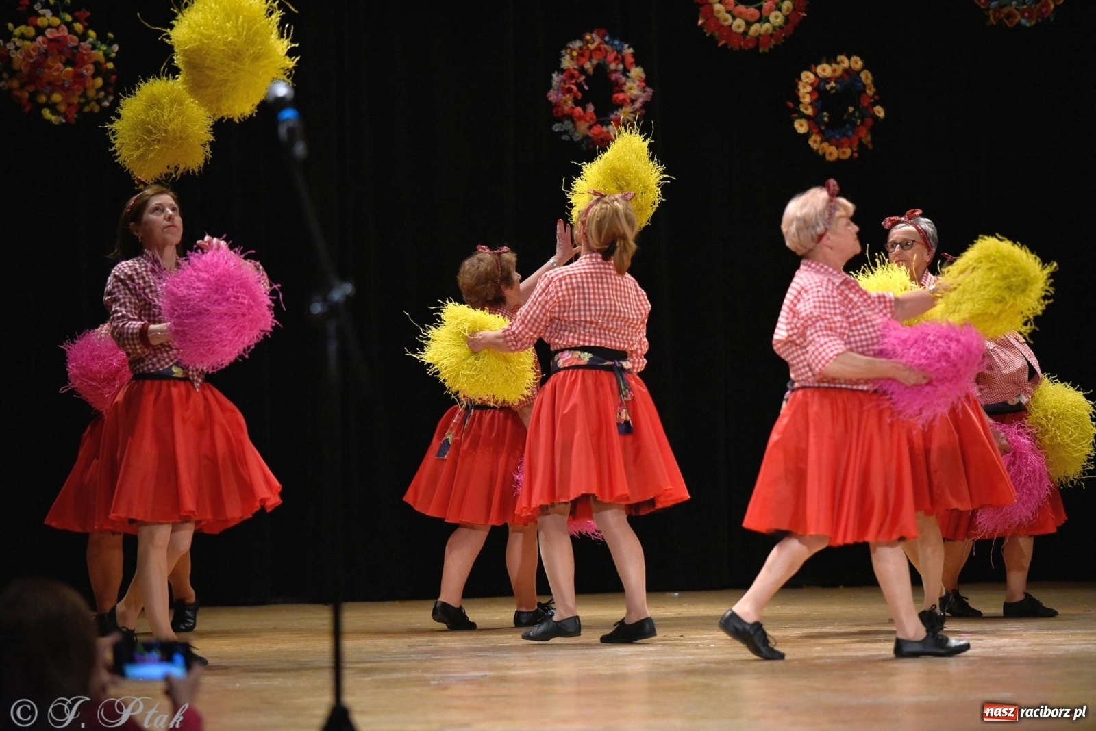 Zdjęcie w galerii na portalu naszraciborz.pl: Zespoły Źródła wspierają Kamilka. Piękny koncert w RCK [FOTO i WIDEO] wiadomości z regionu