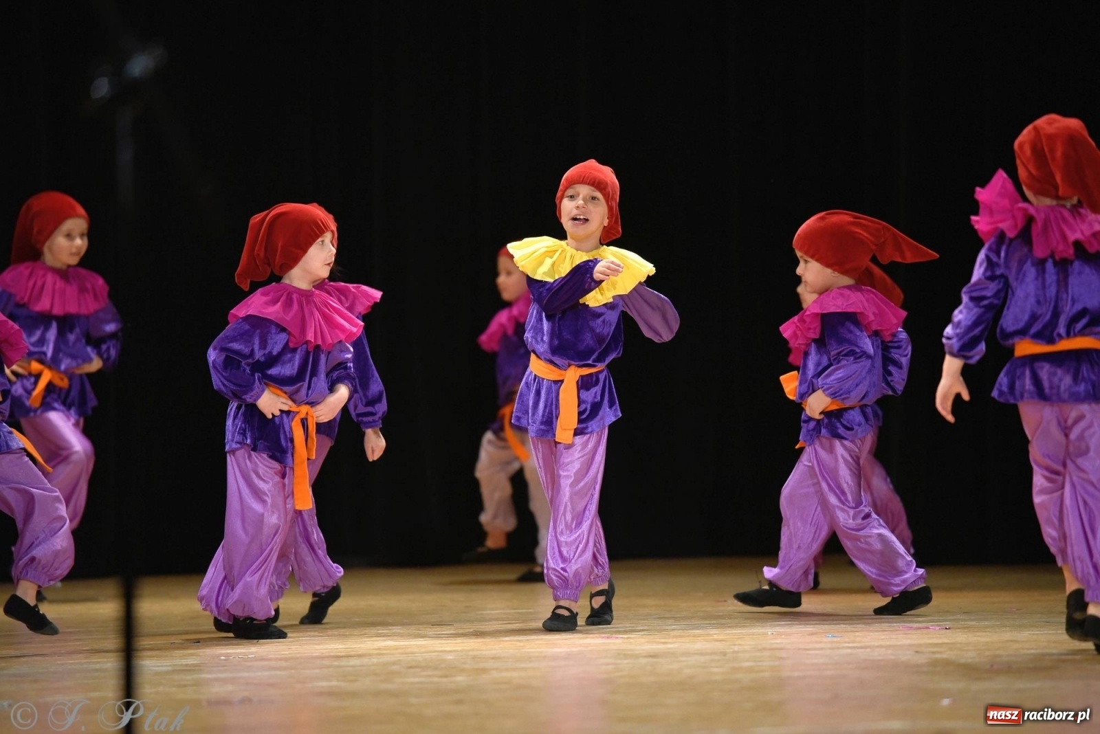 Zdjęcie w galerii na portalu naszraciborz.pl: Zespoły Źródła wspierają Kamilka. Piękny koncert w RCK [FOTO i WIDEO] wiadomości z regionu