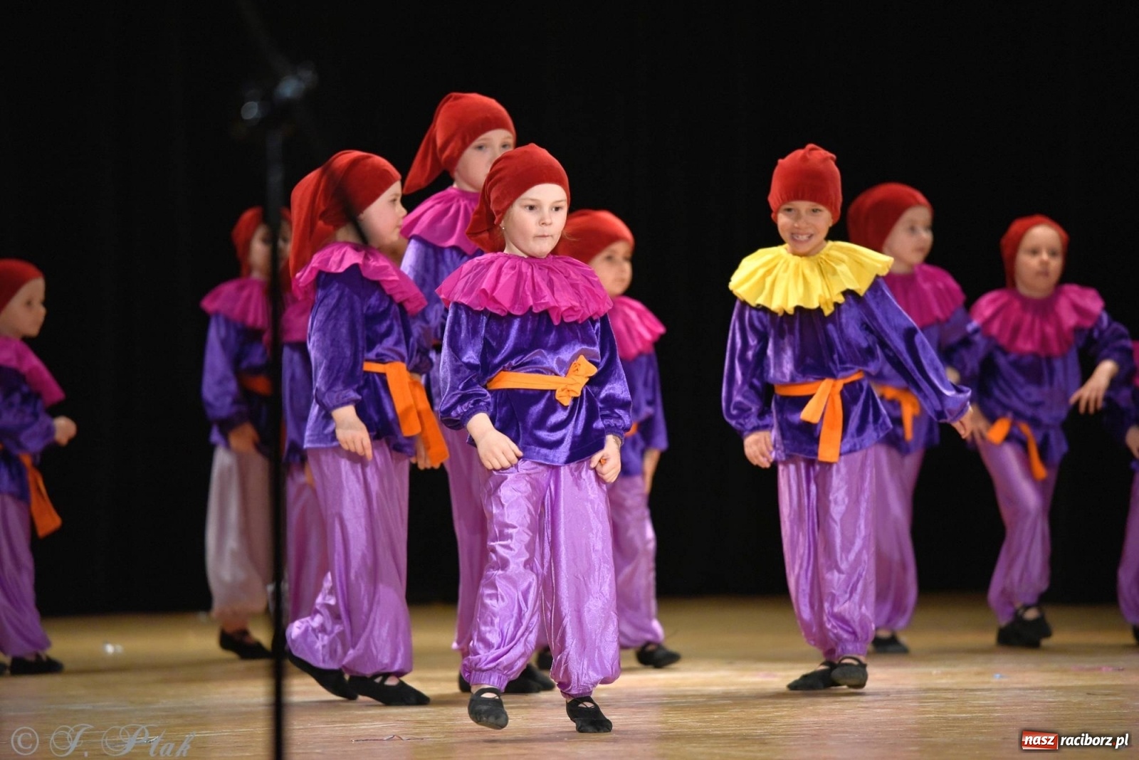 Zdjęcie w galerii na portalu naszraciborz.pl: Zespoły Źródła wspierają Kamilka. Piękny koncert w RCK [FOTO i WIDEO] wiadomości z regionu