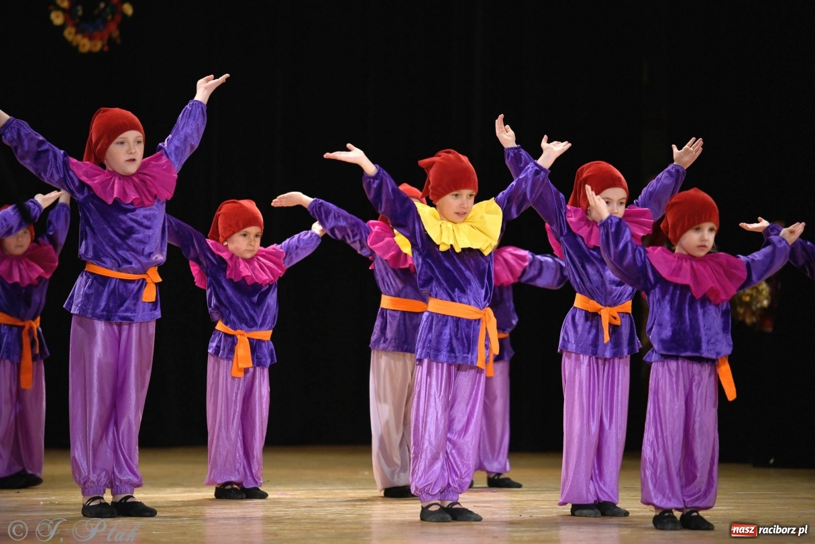 Zdjęcie w galerii na portalu naszraciborz.pl: Zespoły Źródła wspierają Kamilka. Piękny koncert w RCK [FOTO i WIDEO] wiadomości z regionu