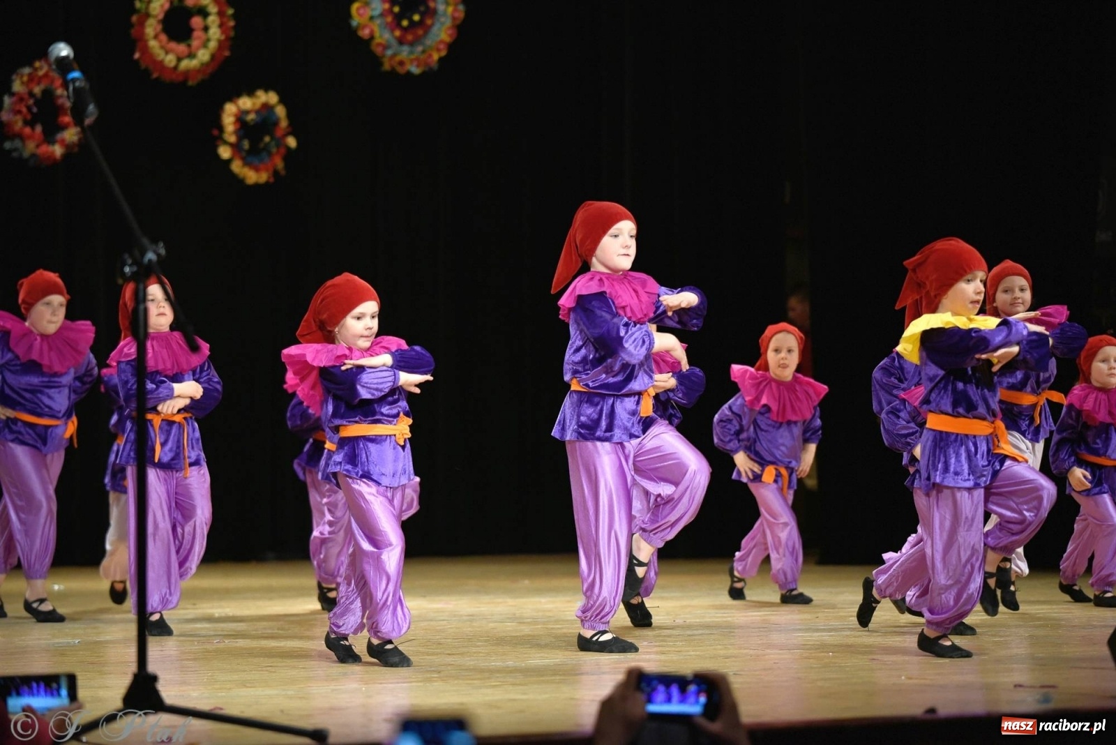 Zdjęcie w galerii na portalu naszraciborz.pl: Zespoły Źródła wspierają Kamilka. Piękny koncert w RCK [FOTO i WIDEO] wiadomości z regionu