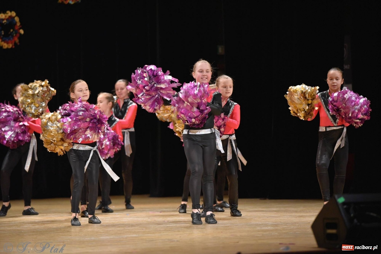 Zdjęcie w galerii na portalu naszraciborz.pl: Zespoły Źródła wspierają Kamilka. Piękny koncert w RCK [FOTO i WIDEO] wiadomości z regionu