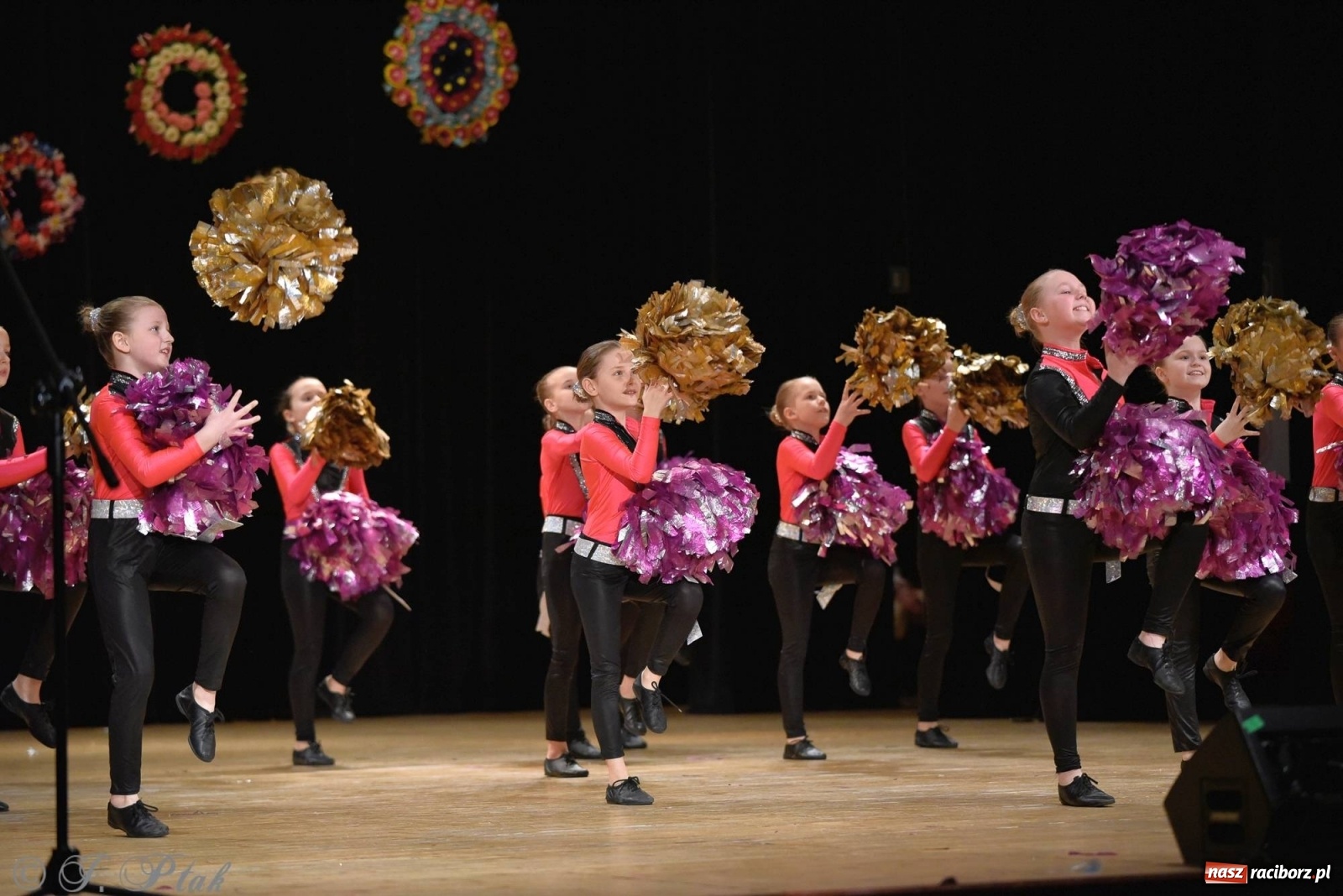 Zdjęcie w galerii na portalu naszraciborz.pl: Zespoły Źródła wspierają Kamilka. Piękny koncert w RCK [FOTO i WIDEO] wiadomości z regionu