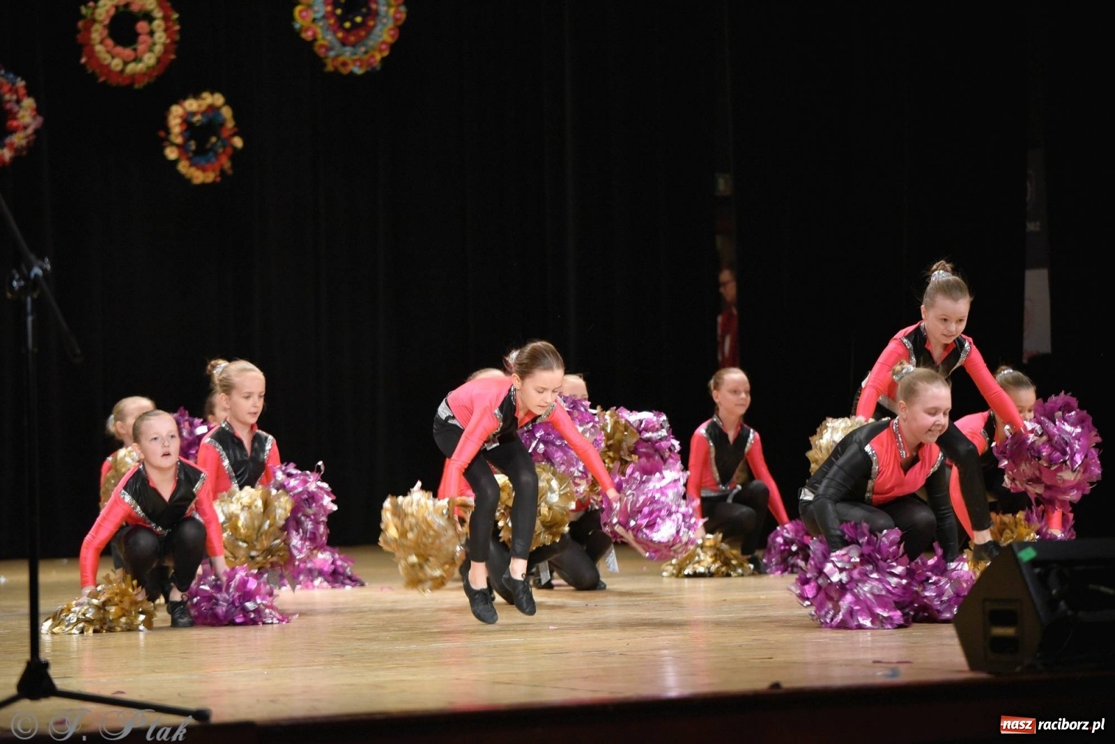 Zdjęcie w galerii na portalu naszraciborz.pl: Zespoły Źródła wspierają Kamilka. Piękny koncert w RCK [FOTO i WIDEO] wiadomości z regionu