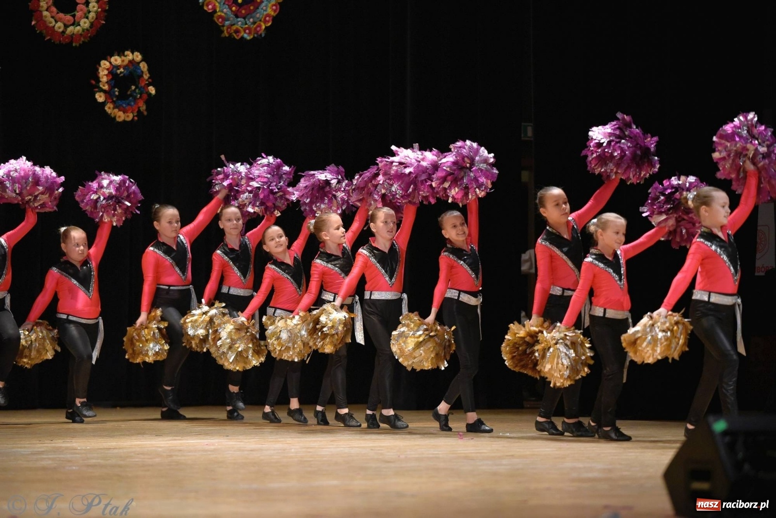 Zdjęcie w galerii na portalu naszraciborz.pl: Zespoły Źródła wspierają Kamilka. Piękny koncert w RCK [FOTO i WIDEO] wiadomości z regionu