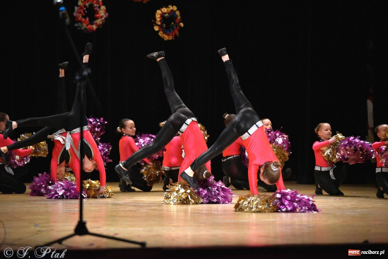 Zdjęcie w galerii na portalu naszraciborz.pl: Zespoły Źródła wspierają Kamilka. Piękny koncert w RCK [FOTO i WIDEO] wiadomości z regionu