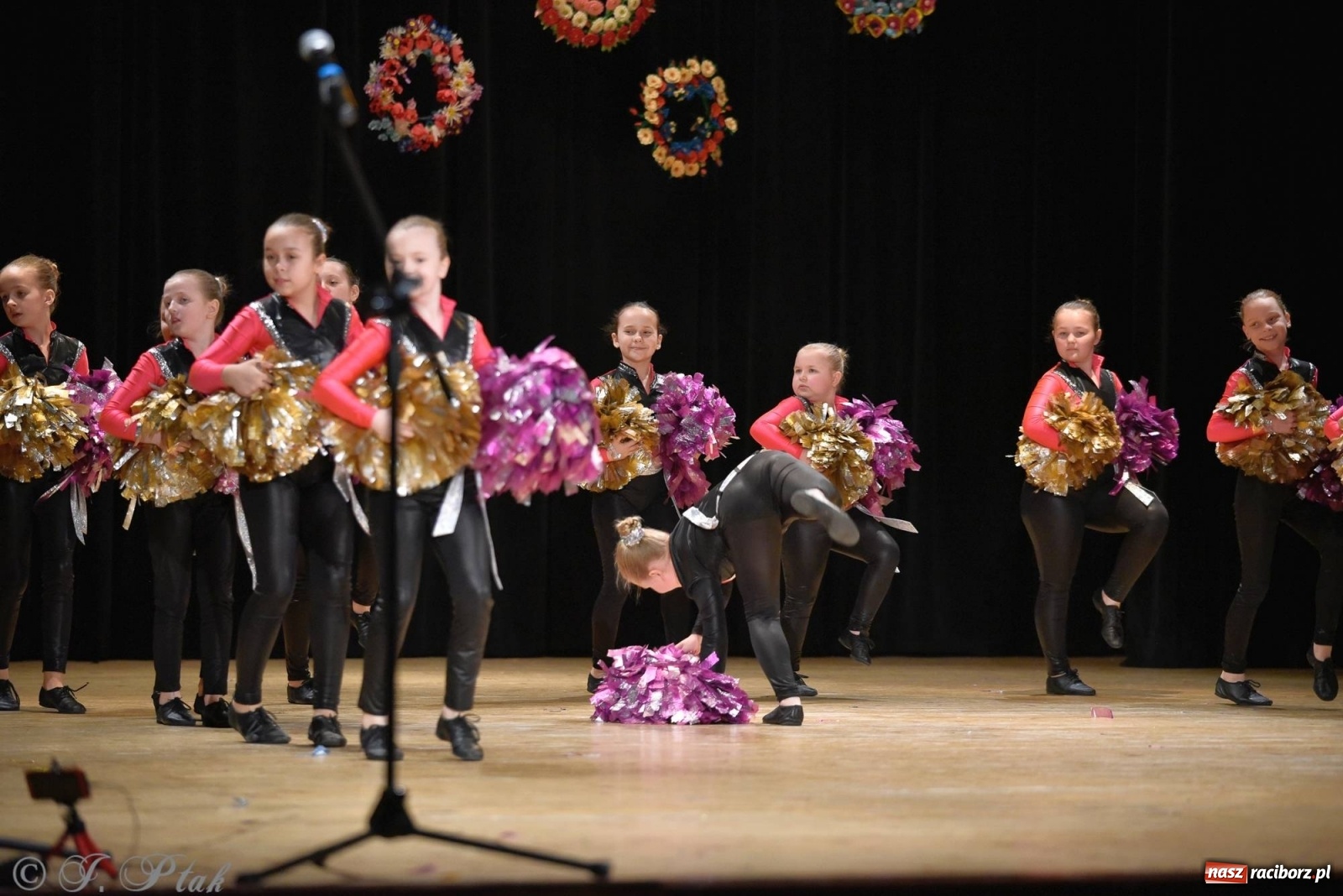 Zdjęcie w galerii na portalu naszraciborz.pl: Zespoły Źródła wspierają Kamilka. Piękny koncert w RCK [FOTO i WIDEO] wiadomości z regionu