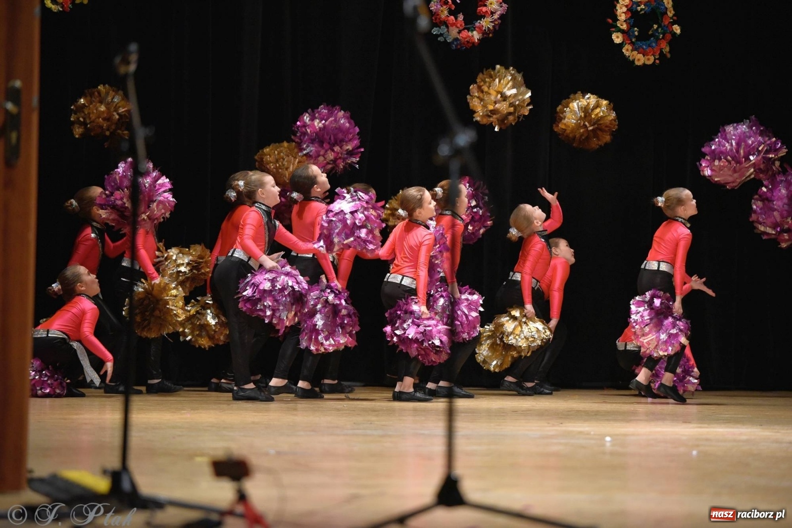 Zdjęcie w galerii na portalu naszraciborz.pl: Zespoły Źródła wspierają Kamilka. Piękny koncert w RCK [FOTO i WIDEO] wiadomości z regionu