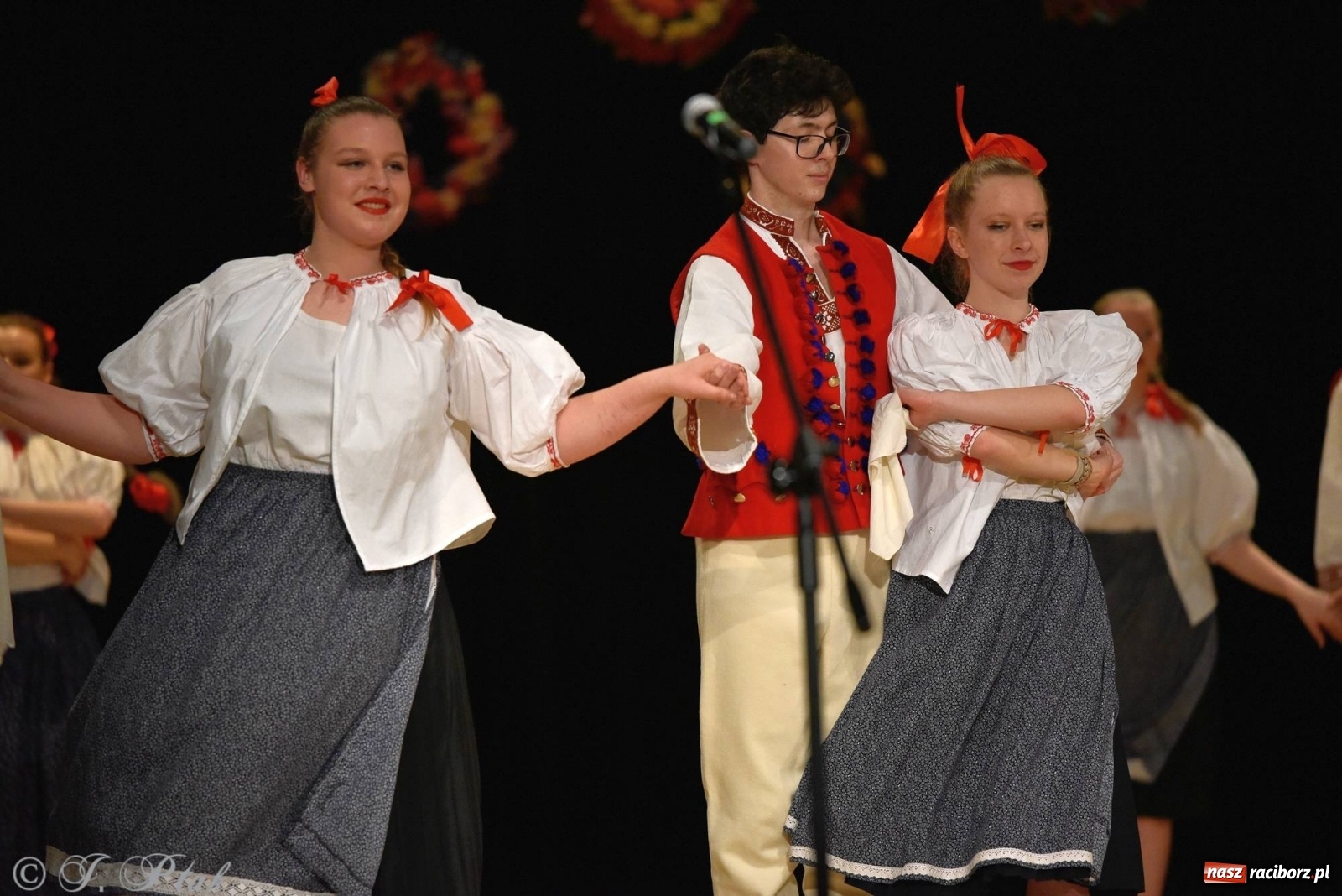 Zdjęcie w galerii na portalu naszraciborz.pl: Zespoły Źródła wspierają Kamilka. Piękny koncert w RCK [FOTO i WIDEO] wiadomości z regionu