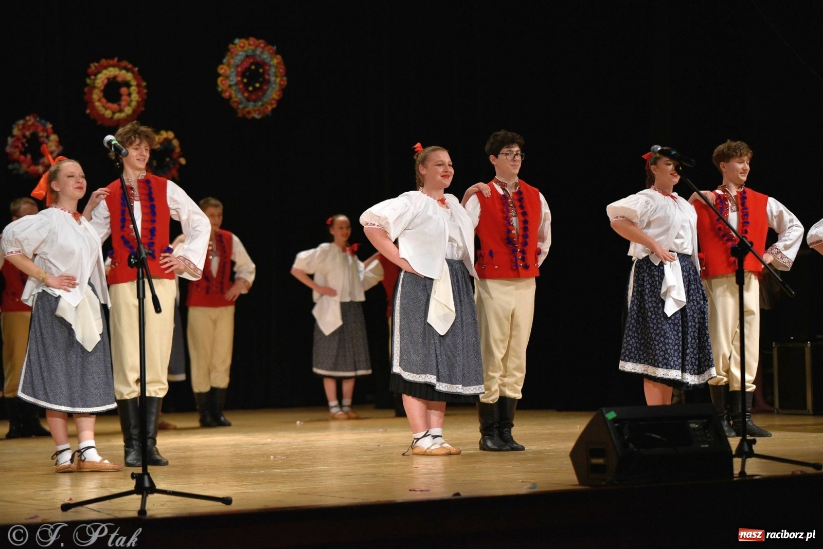 Zdjęcie w galerii na portalu naszraciborz.pl: Zespoły Źródła wspierają Kamilka. Piękny koncert w RCK [FOTO i WIDEO] wiadomości z regionu