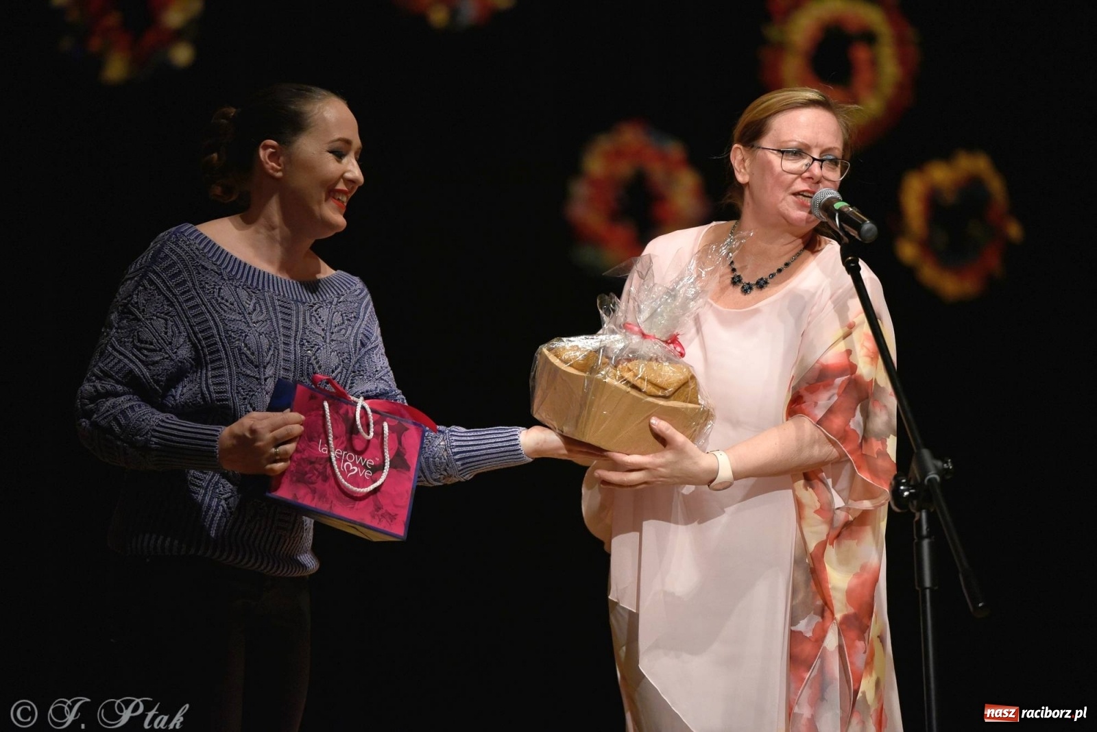 Zdjęcie w galerii na portalu naszraciborz.pl: Zespoły Źródła wspierają Kamilka. Piękny koncert w RCK [FOTO i WIDEO] wiadomości z regionu