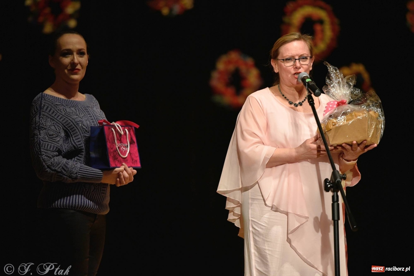 Zdjęcie w galerii na portalu naszraciborz.pl: Zespoły Źródła wspierają Kamilka. Piękny koncert w RCK [FOTO i WIDEO] wiadomości z regionu