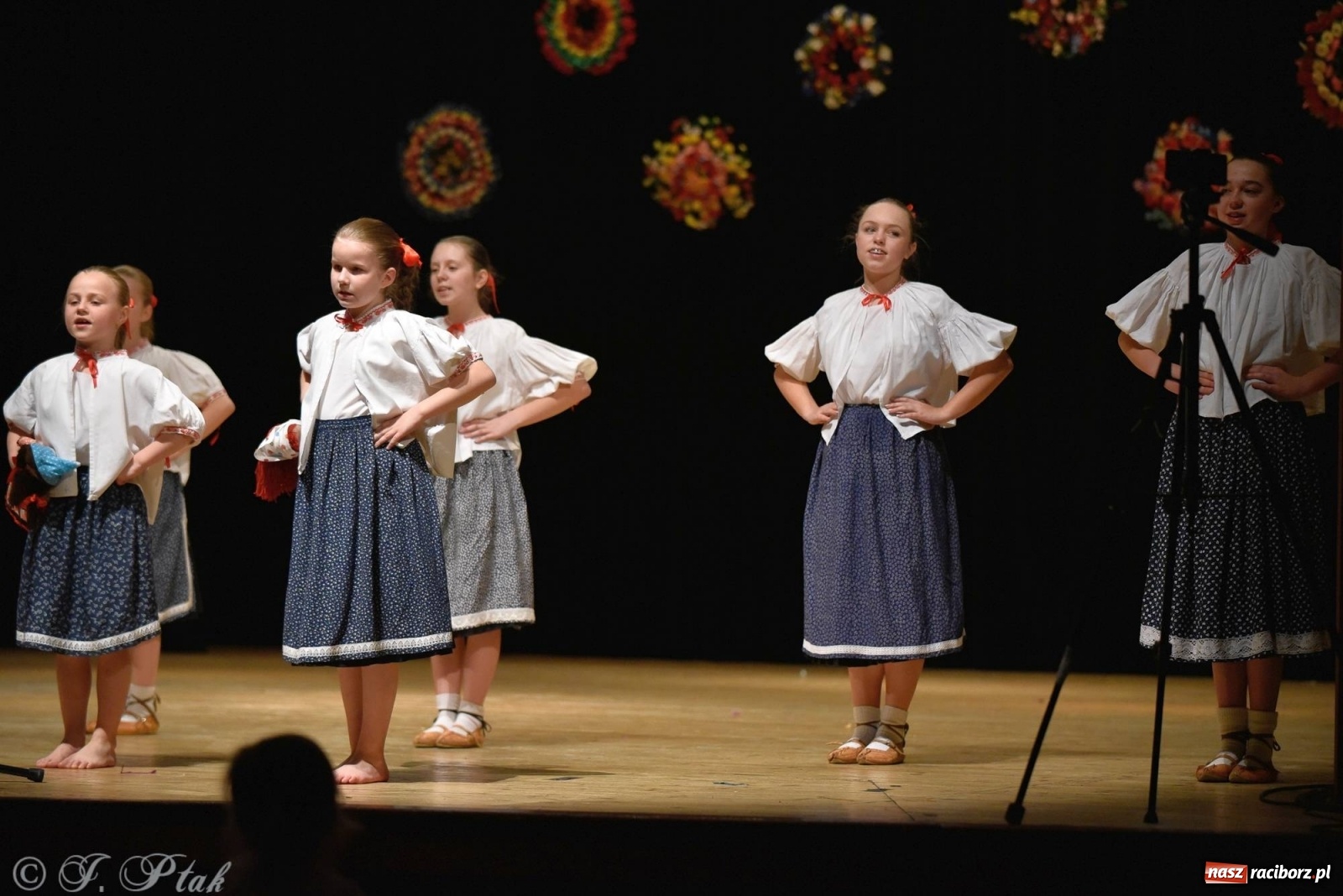 Zdjęcie w galerii na portalu naszraciborz.pl: Zespoły Źródła wspierają Kamilka. Piękny koncert w RCK [FOTO i WIDEO] wiadomości z regionu