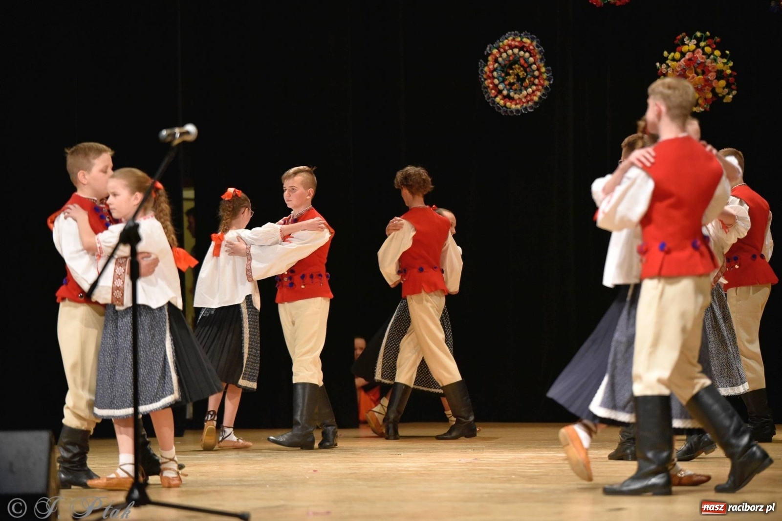Zdjęcie w galerii na portalu naszraciborz.pl: Zespoły Źródła wspierają Kamilka. Piękny koncert w RCK [FOTO i WIDEO] wiadomości z regionu