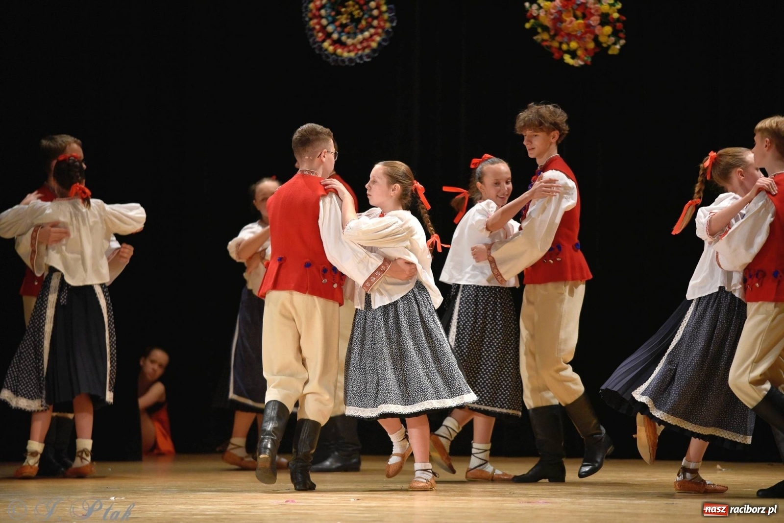 Zdjęcie w galerii na portalu naszraciborz.pl: Zespoły Źródła wspierają Kamilka. Piękny koncert w RCK [FOTO i WIDEO] wiadomości z regionu