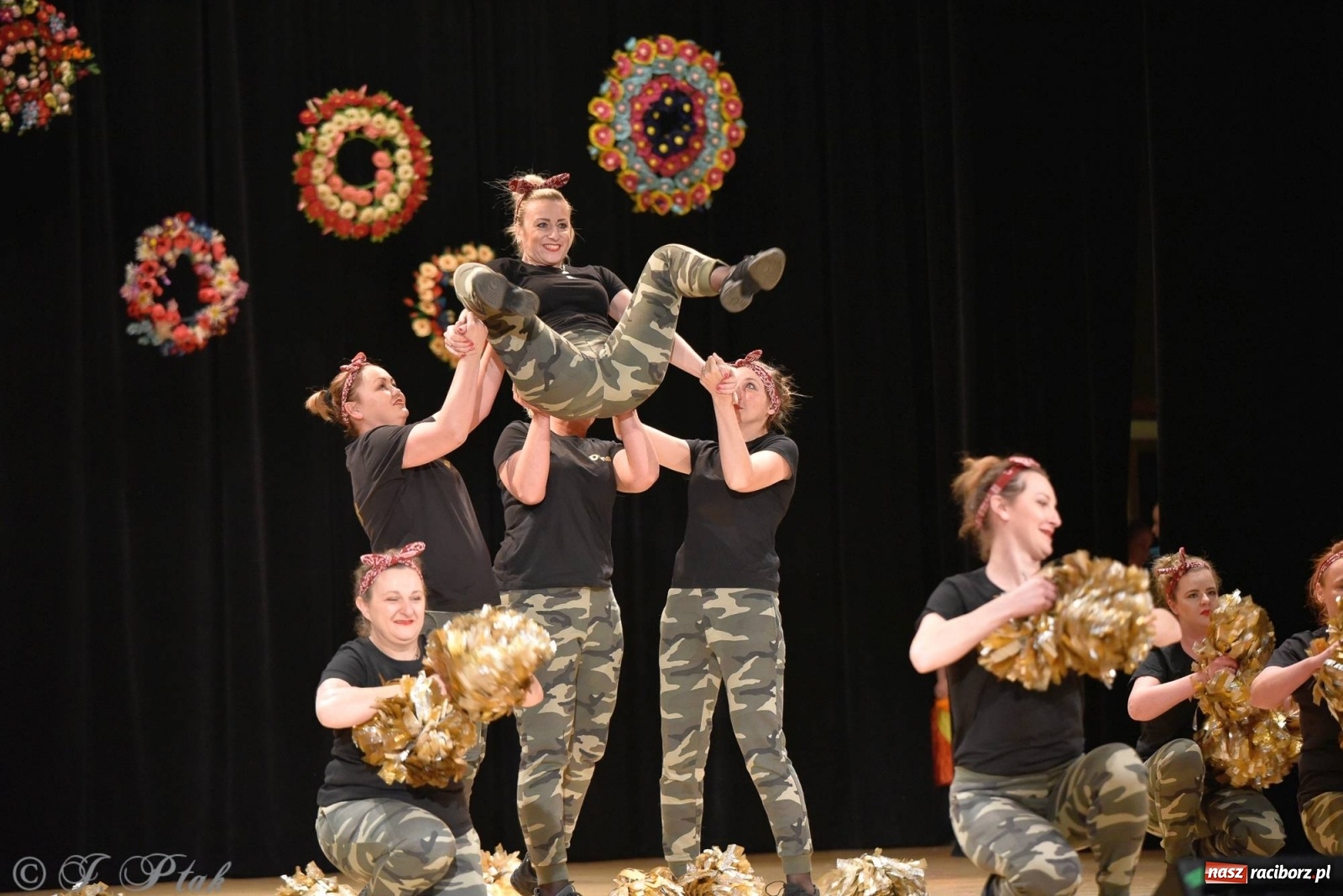 Zdjęcie w galerii na portalu naszraciborz.pl: Zespoły Źródła wspierają Kamilka. Piękny koncert w RCK [FOTO i WIDEO] wiadomości z regionu