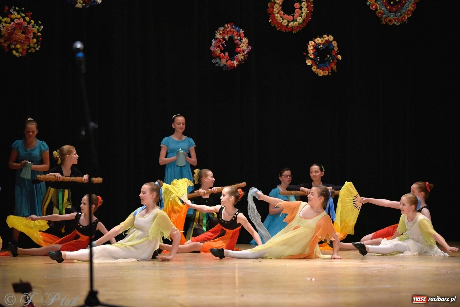 Zdjęcie w galerii na portalu naszraciborz.pl: Zespoły Źródła wspierają Kamilka. Piękny koncert w RCK [FOTO i WIDEO] wiadomości z regionu