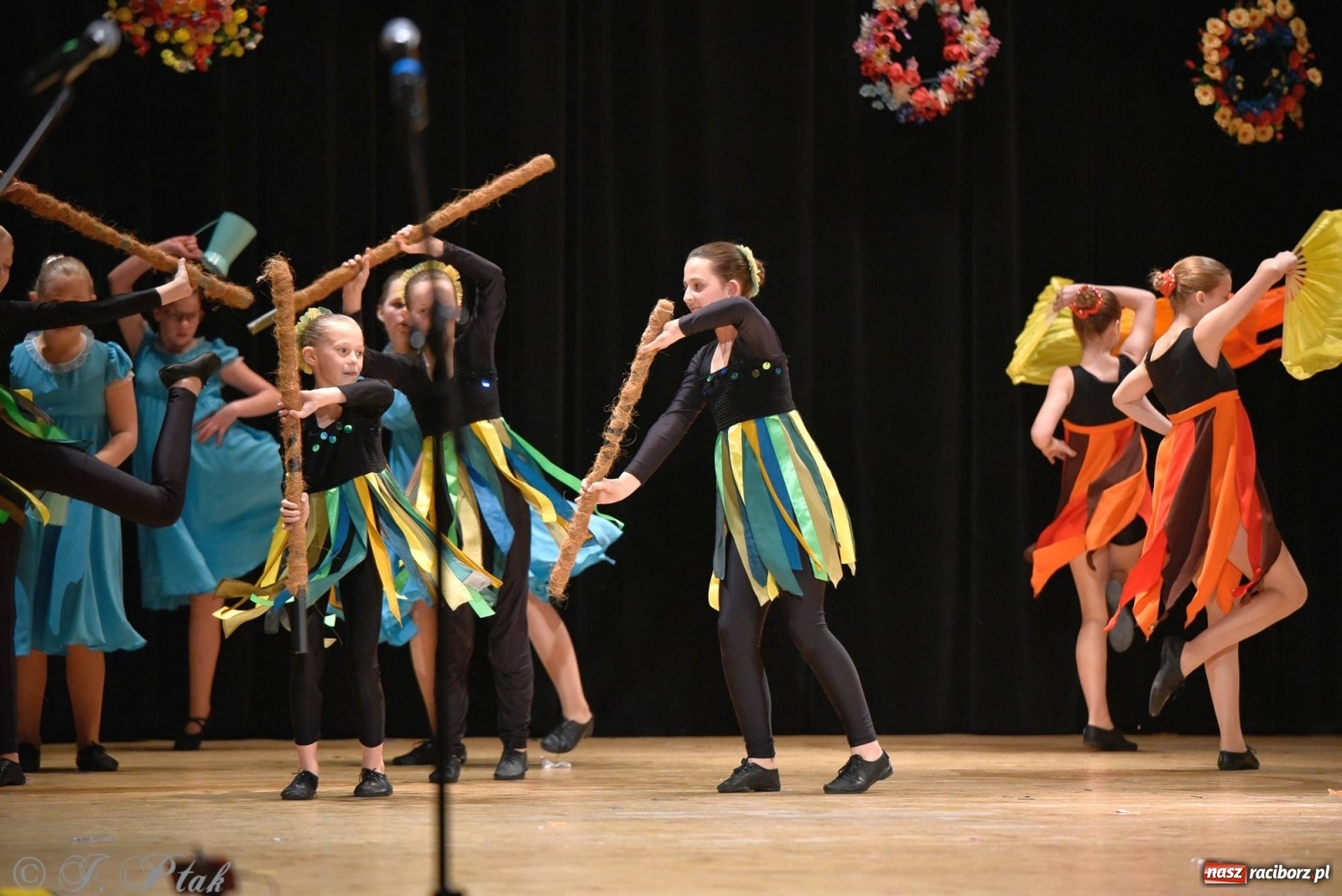Zdjęcie w galerii na portalu naszraciborz.pl: Zespoły Źródła wspierają Kamilka. Piękny koncert w RCK [FOTO i WIDEO] wiadomości z regionu