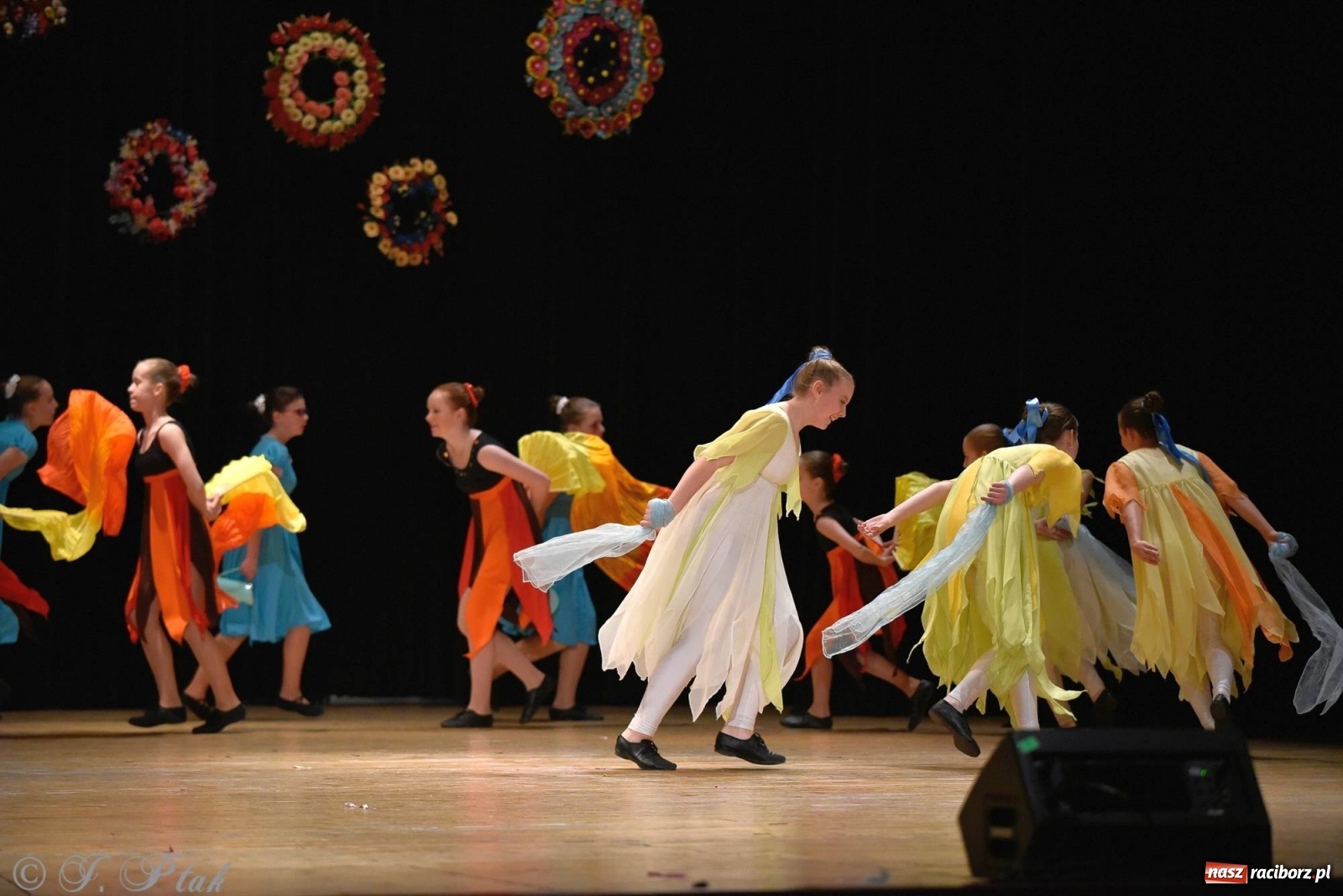 Zdjęcie w galerii na portalu naszraciborz.pl: Zespoły Źródła wspierają Kamilka. Piękny koncert w RCK [FOTO i WIDEO] wiadomości z regionu