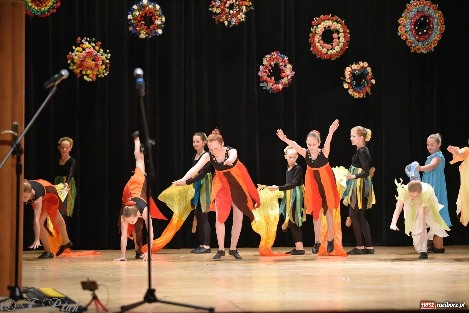 Zdjęcie w galerii na portalu naszraciborz.pl: Zespoły Źródła wspierają Kamilka. Piękny koncert w RCK [FOTO i WIDEO] wiadomości z regionu