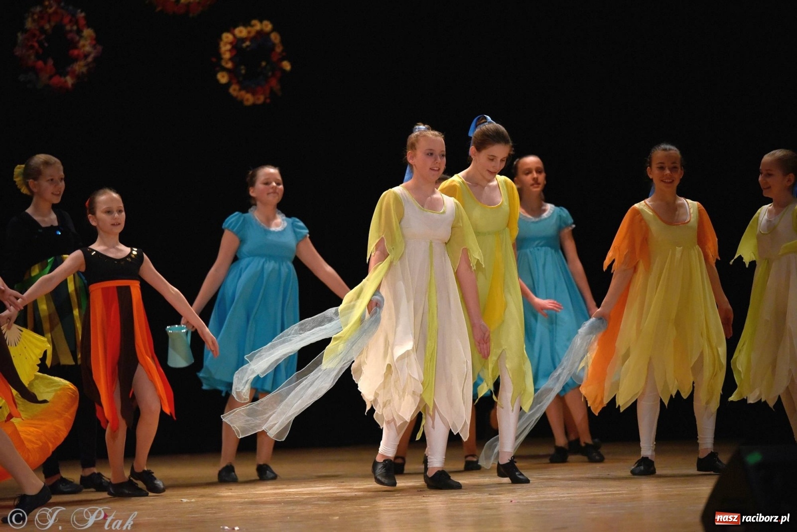 Zdjęcie w galerii na portalu naszraciborz.pl: Zespoły Źródła wspierają Kamilka. Piękny koncert w RCK [FOTO i WIDEO] wiadomości z regionu