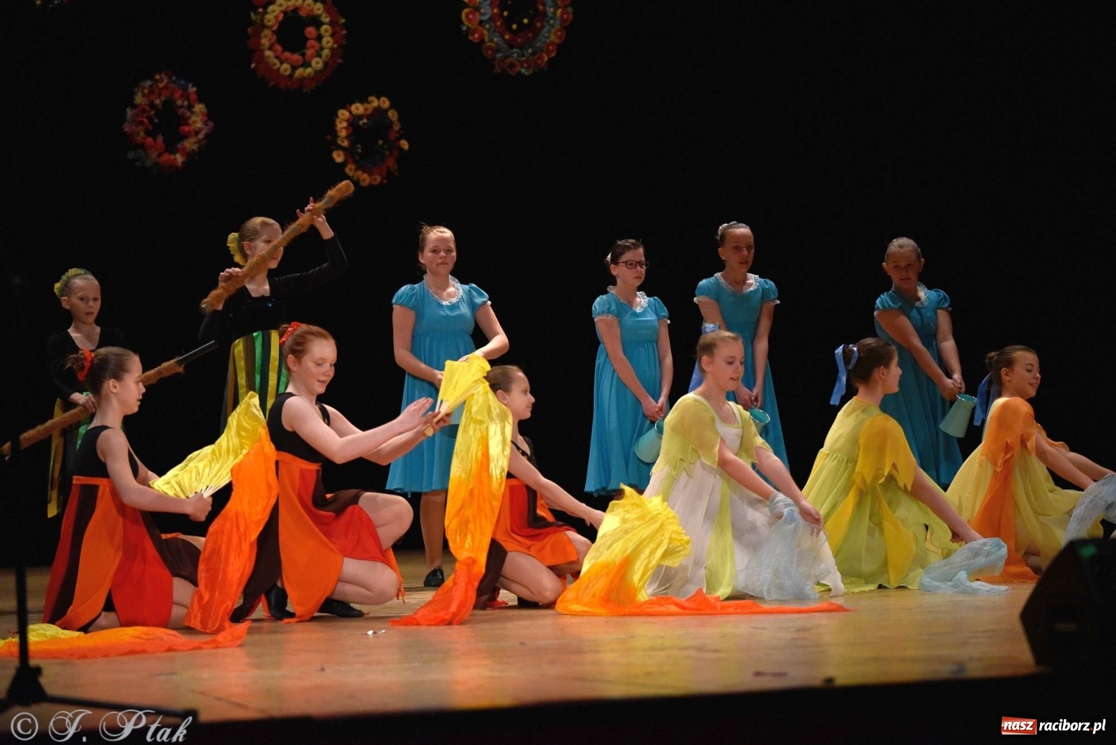 Zdjęcie w galerii na portalu naszraciborz.pl: Zespoły Źródła wspierają Kamilka. Piękny koncert w RCK [FOTO i WIDEO] wiadomości z regionu