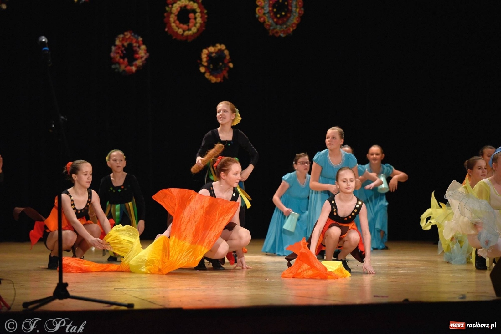 Zdjęcie w galerii na portalu naszraciborz.pl: Zespoły Źródła wspierają Kamilka. Piękny koncert w RCK [FOTO i WIDEO] wiadomości z regionu