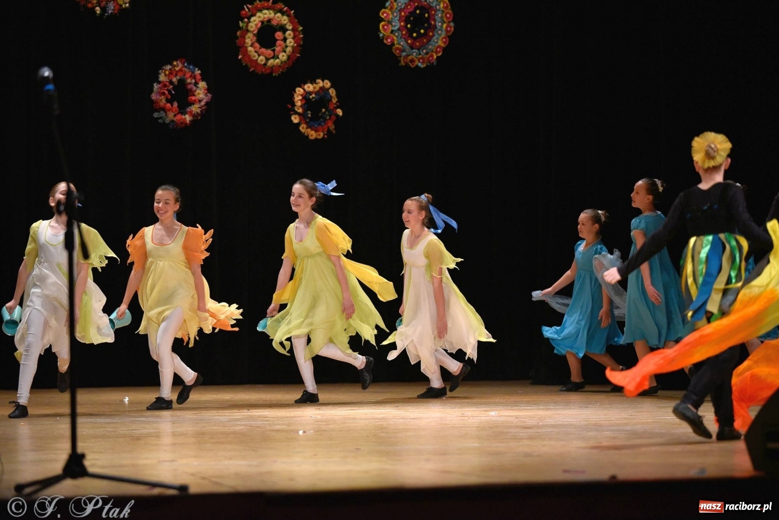 Zdjęcie w galerii na portalu naszraciborz.pl: Zespoły Źródła wspierają Kamilka. Piękny koncert w RCK [FOTO i WIDEO] wiadomości z regionu