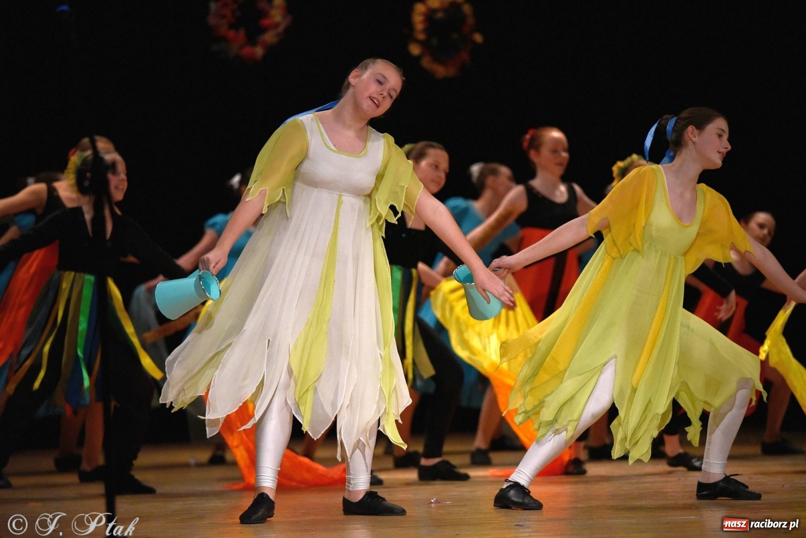 Zdjęcie w galerii na portalu naszraciborz.pl: Zespoły Źródła wspierają Kamilka. Piękny koncert w RCK [FOTO i WIDEO] wiadomości z regionu