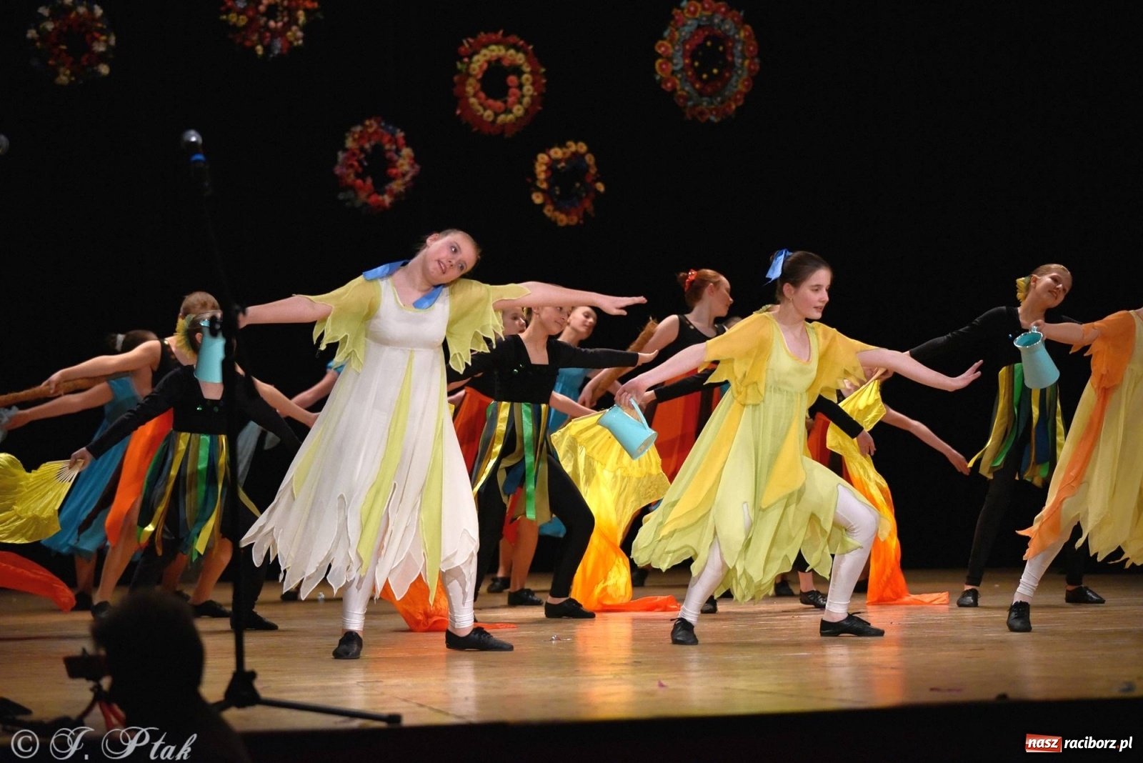 Zdjęcie w galerii na portalu naszraciborz.pl: Zespoły Źródła wspierają Kamilka. Piękny koncert w RCK [FOTO i WIDEO] wiadomości z regionu