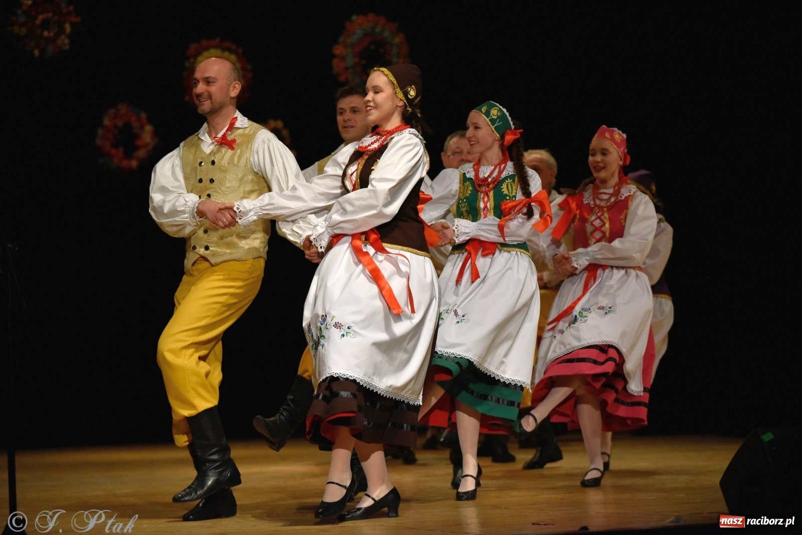 Zdjęcie w galerii na portalu naszraciborz.pl: Zespoły Źródła wspierają Kamilka. Piękny koncert w RCK [FOTO i WIDEO] wiadomości z regionu