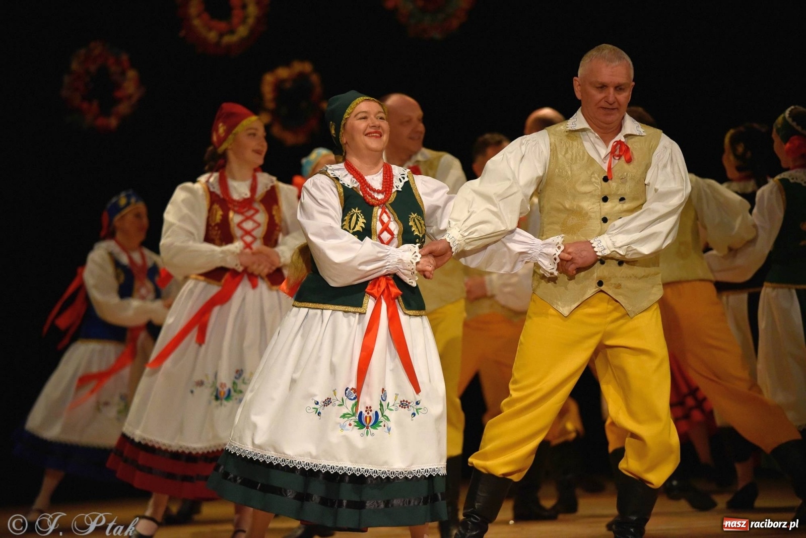 Zdjęcie w galerii na portalu naszraciborz.pl: Zespoły Źródła wspierają Kamilka. Piękny koncert w RCK [FOTO i WIDEO] wiadomości z regionu