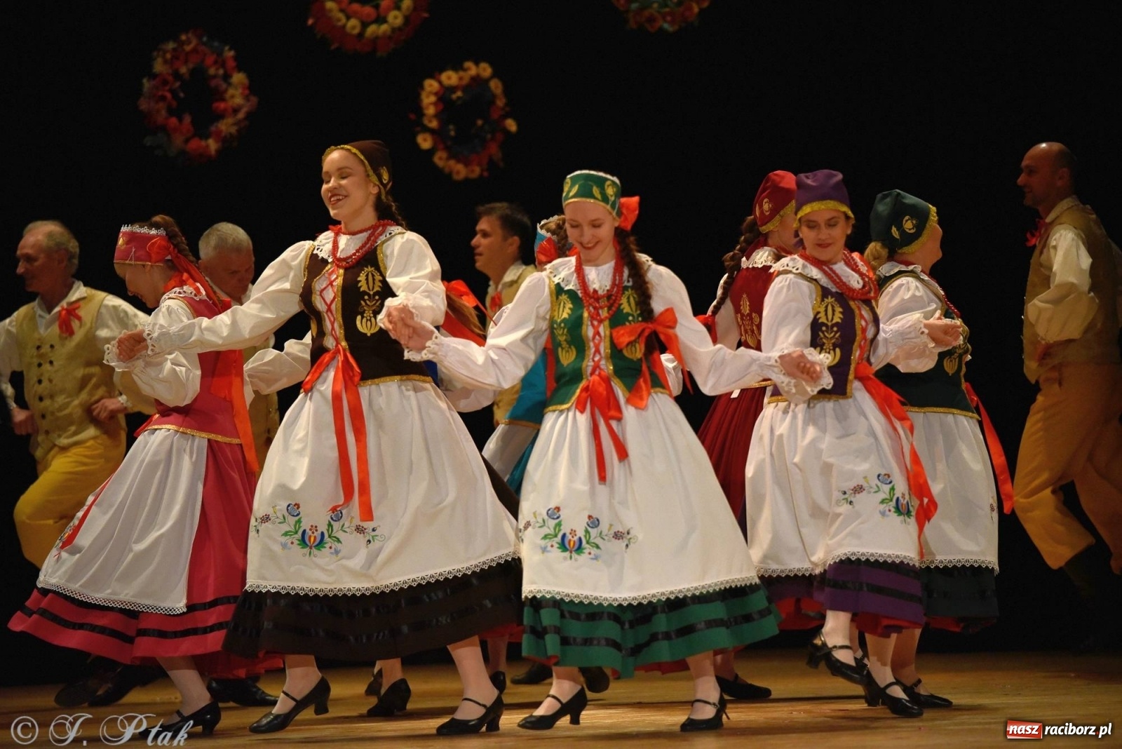 Zdjęcie w galerii na portalu naszraciborz.pl: Zespoły Źródła wspierają Kamilka. Piękny koncert w RCK [FOTO i WIDEO] wiadomości z regionu