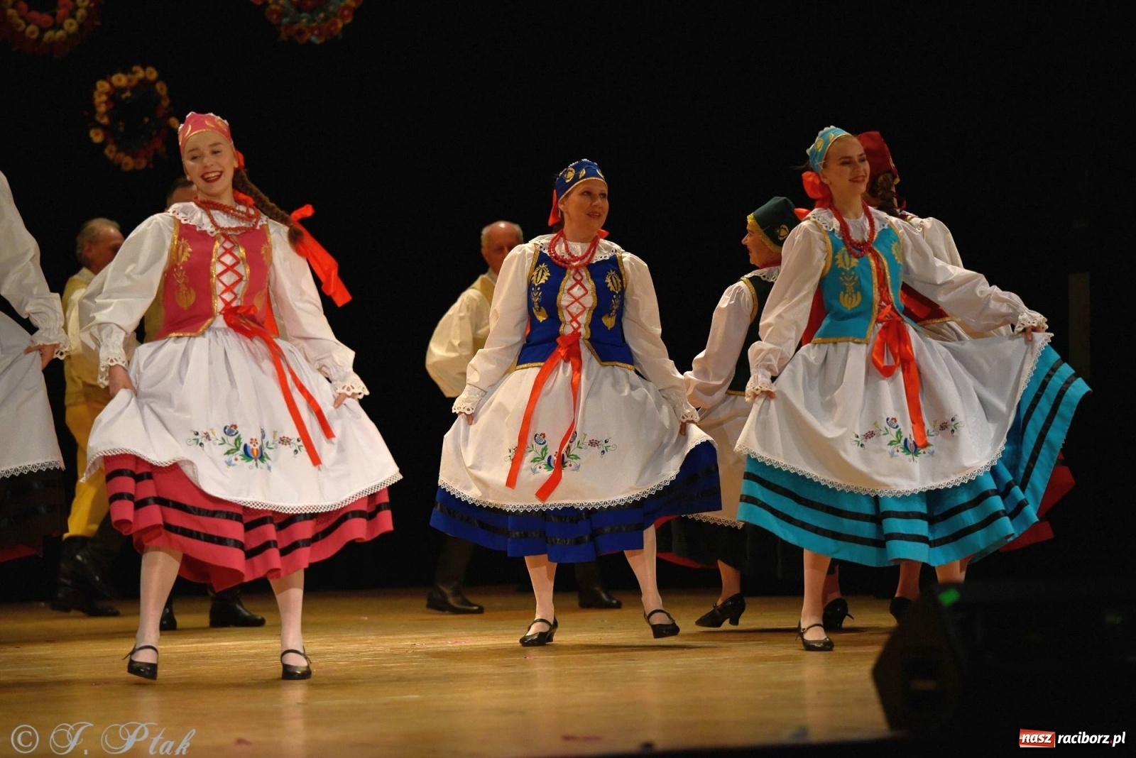 Zdjęcie w galerii na portalu naszraciborz.pl: Zespoły Źródła wspierają Kamilka. Piękny koncert w RCK [FOTO i WIDEO] wiadomości z regionu