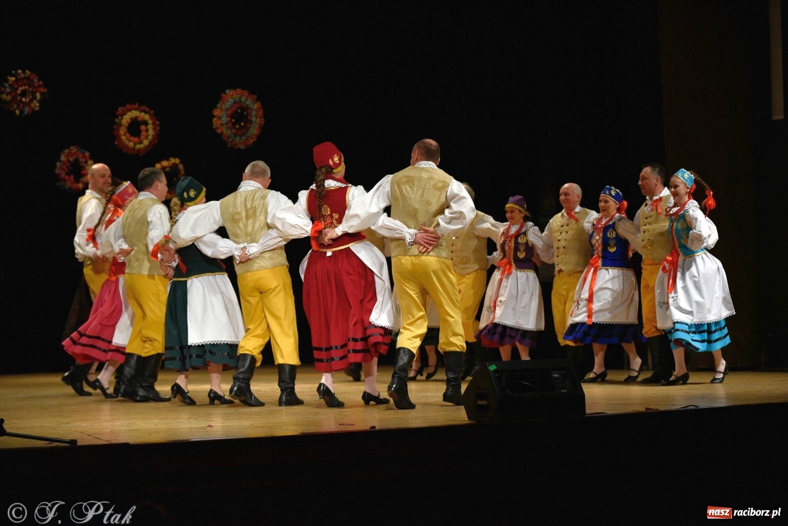 Zdjęcie w galerii na portalu naszraciborz.pl: Zespoły Źródła wspierają Kamilka. Piękny koncert w RCK [FOTO i WIDEO] wiadomości z regionu