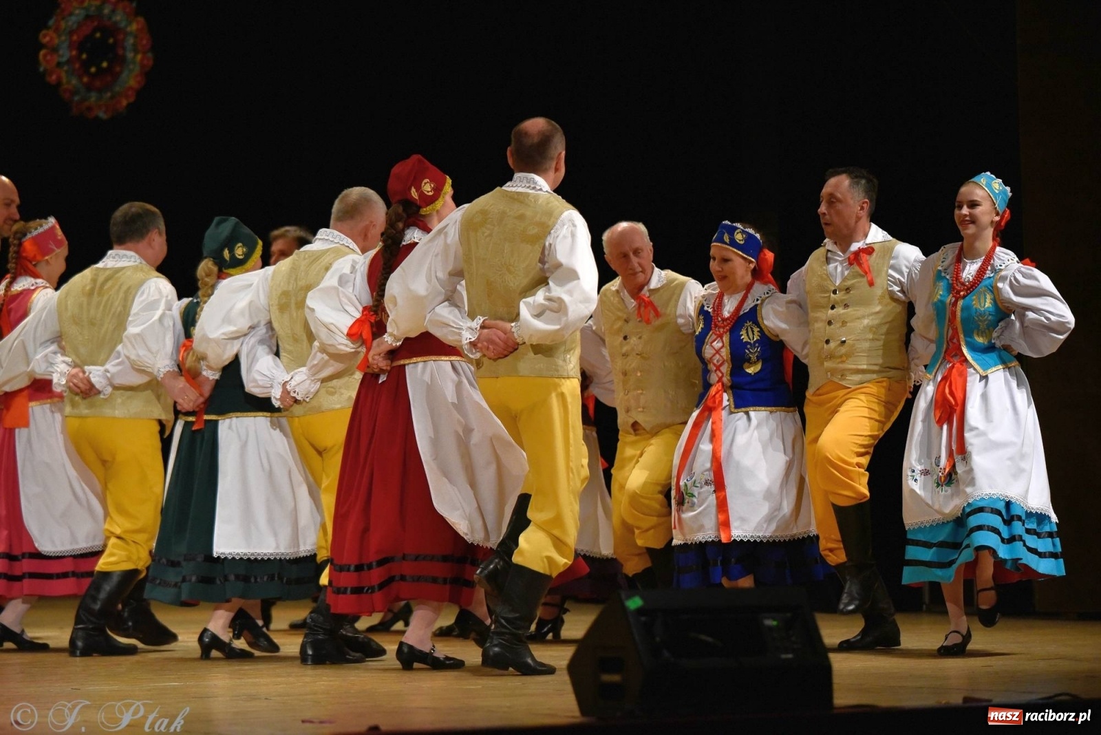 Zdjęcie w galerii na portalu naszraciborz.pl: Zespoły Źródła wspierają Kamilka. Piękny koncert w RCK [FOTO i WIDEO] wiadomości z regionu