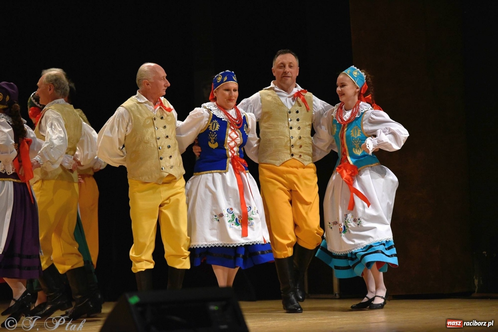 Zdjęcie w galerii na portalu naszraciborz.pl: Zespoły Źródła wspierają Kamilka. Piękny koncert w RCK [FOTO i WIDEO] wiadomości z regionu