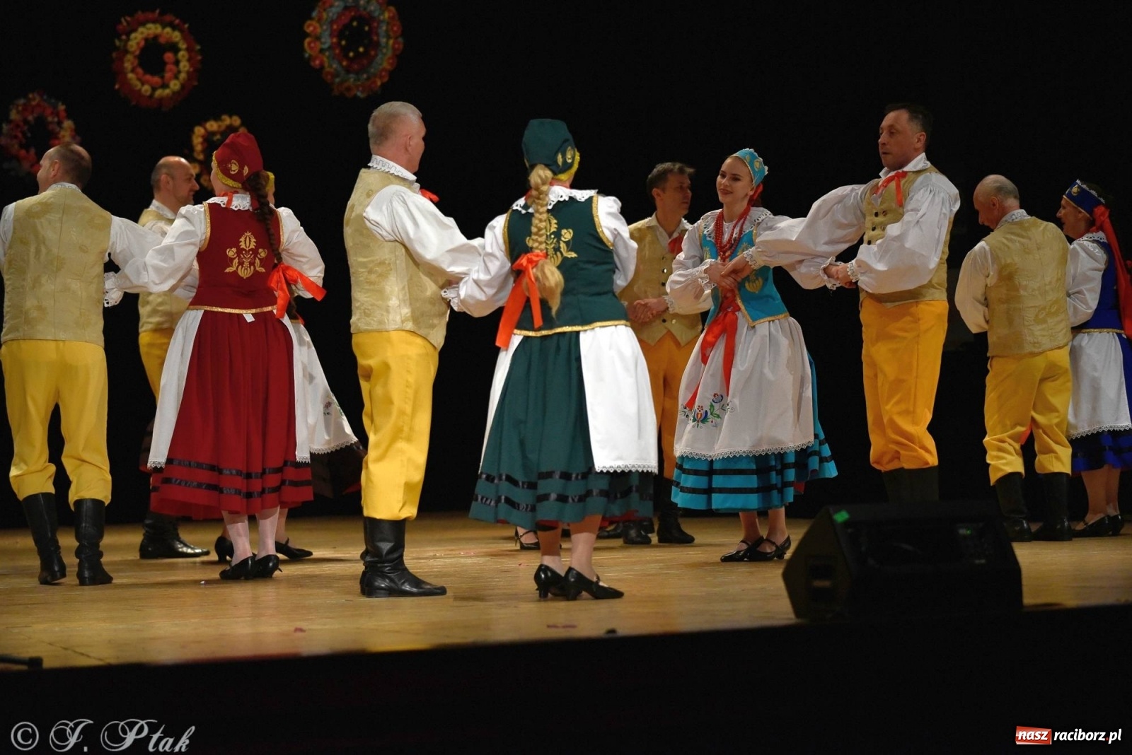 Zdjęcie w galerii na portalu naszraciborz.pl: Zespoły Źródła wspierają Kamilka. Piękny koncert w RCK [FOTO i WIDEO] wiadomości z regionu