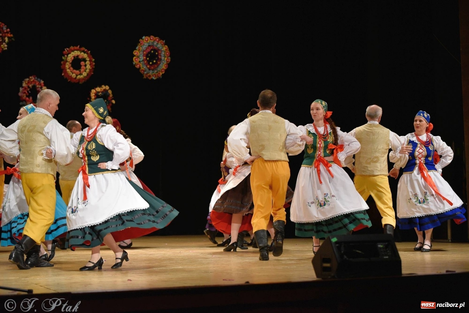 Zdjęcie w galerii na portalu naszraciborz.pl: Zespoły Źródła wspierają Kamilka. Piękny koncert w RCK [FOTO i WIDEO] wiadomości z regionu