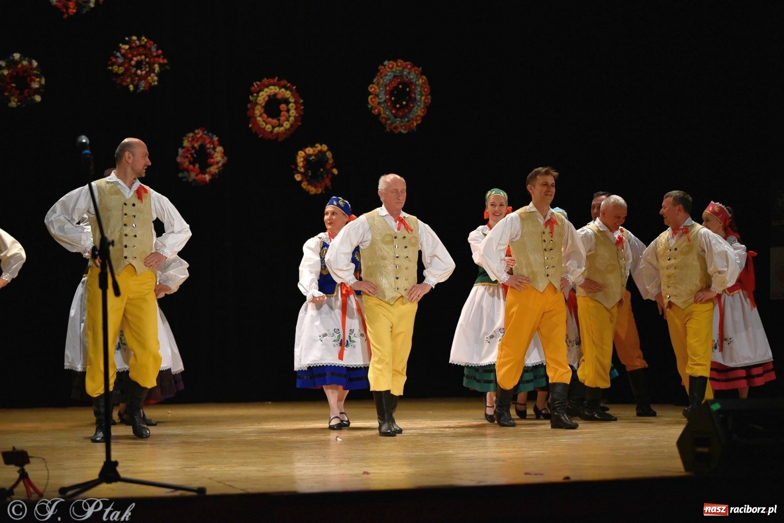 Zdjęcie w galerii na portalu naszraciborz.pl: Zespoły Źródła wspierają Kamilka. Piękny koncert w RCK [FOTO i WIDEO] wiadomości z regionu