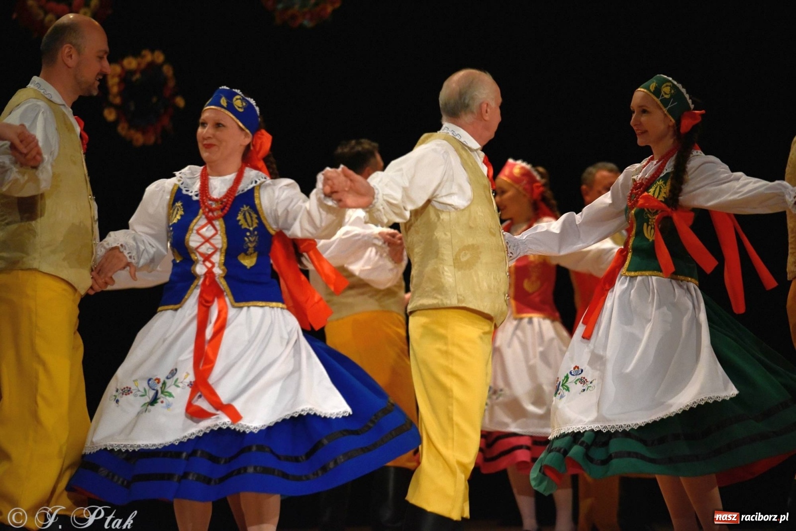 Zdjęcie w galerii na portalu naszraciborz.pl: Zespoły Źródła wspierają Kamilka. Piękny koncert w RCK [FOTO i WIDEO] wiadomości z regionu