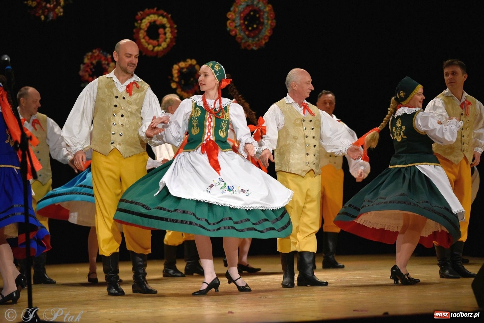 Zdjęcie w galerii na portalu naszraciborz.pl: Zespoły Źródła wspierają Kamilka. Piękny koncert w RCK [FOTO i WIDEO] wiadomości z regionu