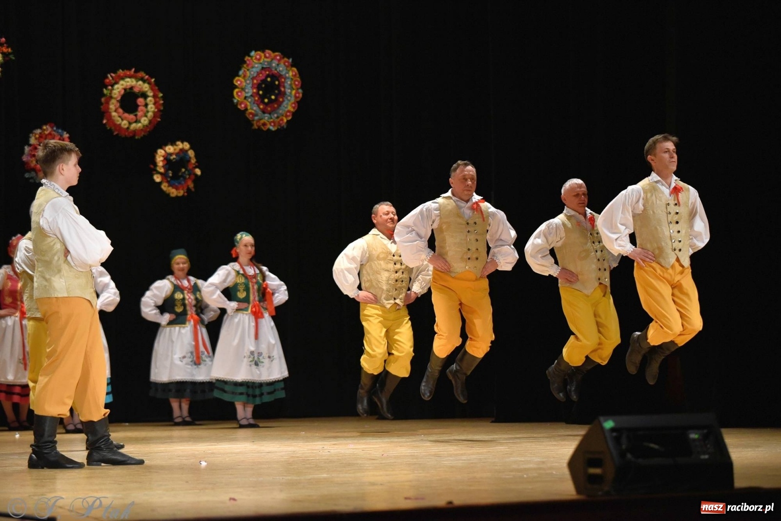 Zdjęcie w galerii na portalu naszraciborz.pl: Zespoły Źródła wspierają Kamilka. Piękny koncert w RCK [FOTO i WIDEO] wiadomości z regionu