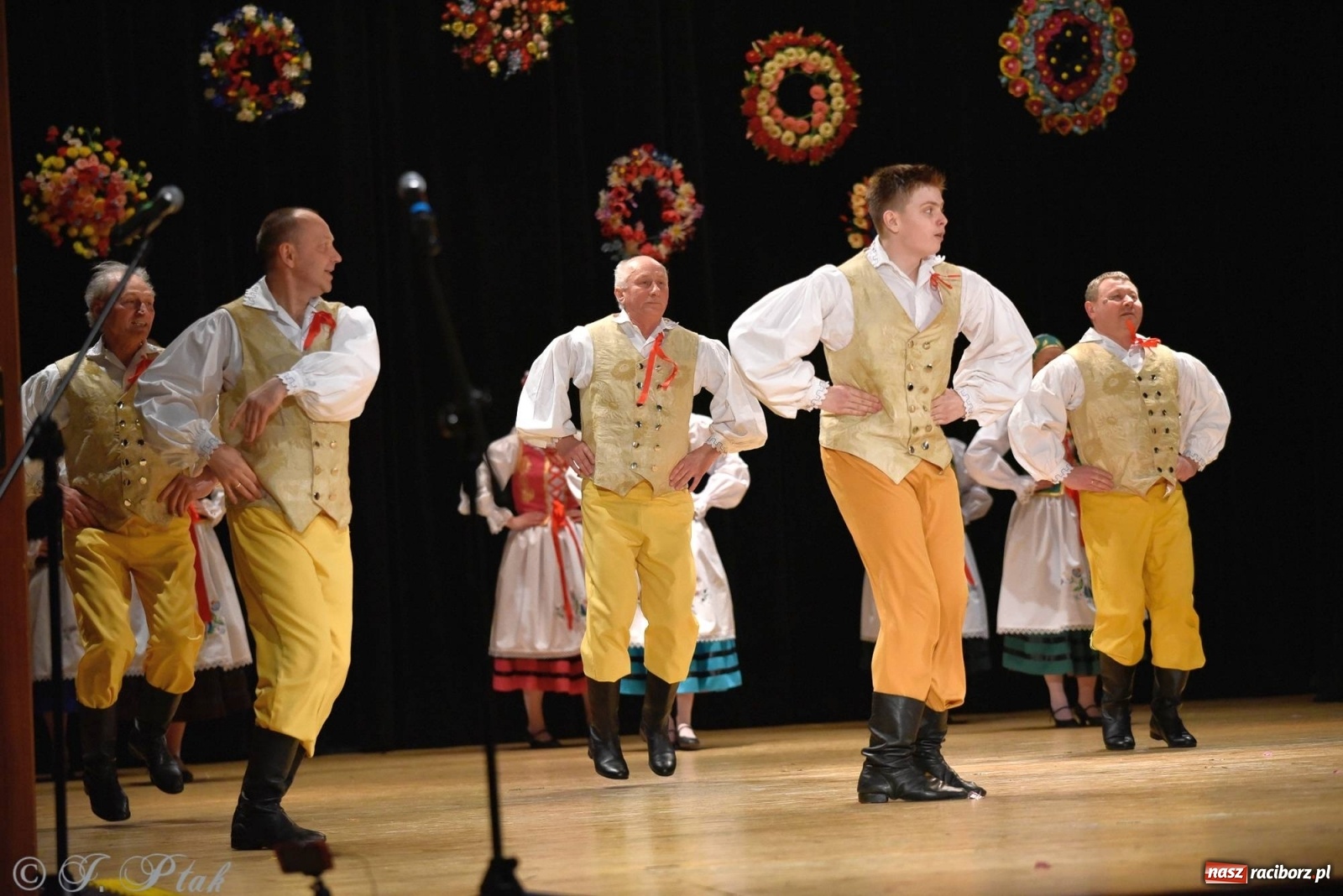 Zdjęcie w galerii na portalu naszraciborz.pl: Zespoły Źródła wspierają Kamilka. Piękny koncert w RCK [FOTO i WIDEO] wiadomości z regionu