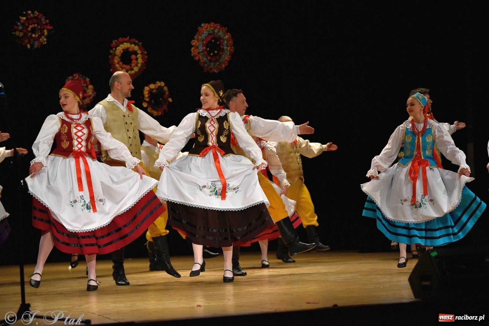 Zdjęcie w galerii na portalu naszraciborz.pl: Zespoły Źródła wspierają Kamilka. Piękny koncert w RCK [FOTO i WIDEO] wiadomości z regionu