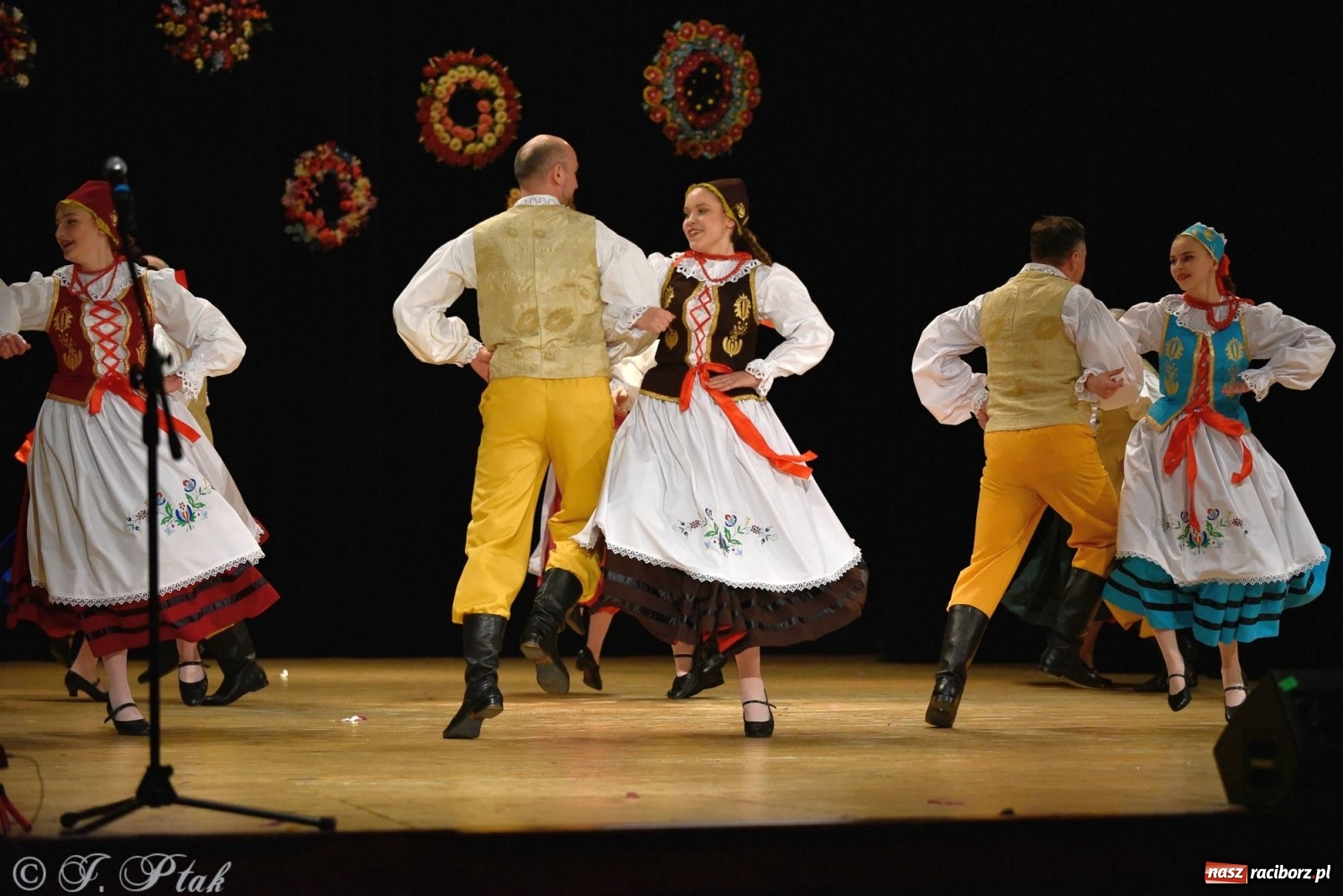 Zdjęcie w galerii na portalu naszraciborz.pl: Zespoły Źródła wspierają Kamilka. Piękny koncert w RCK [FOTO i WIDEO] wiadomości z regionu
