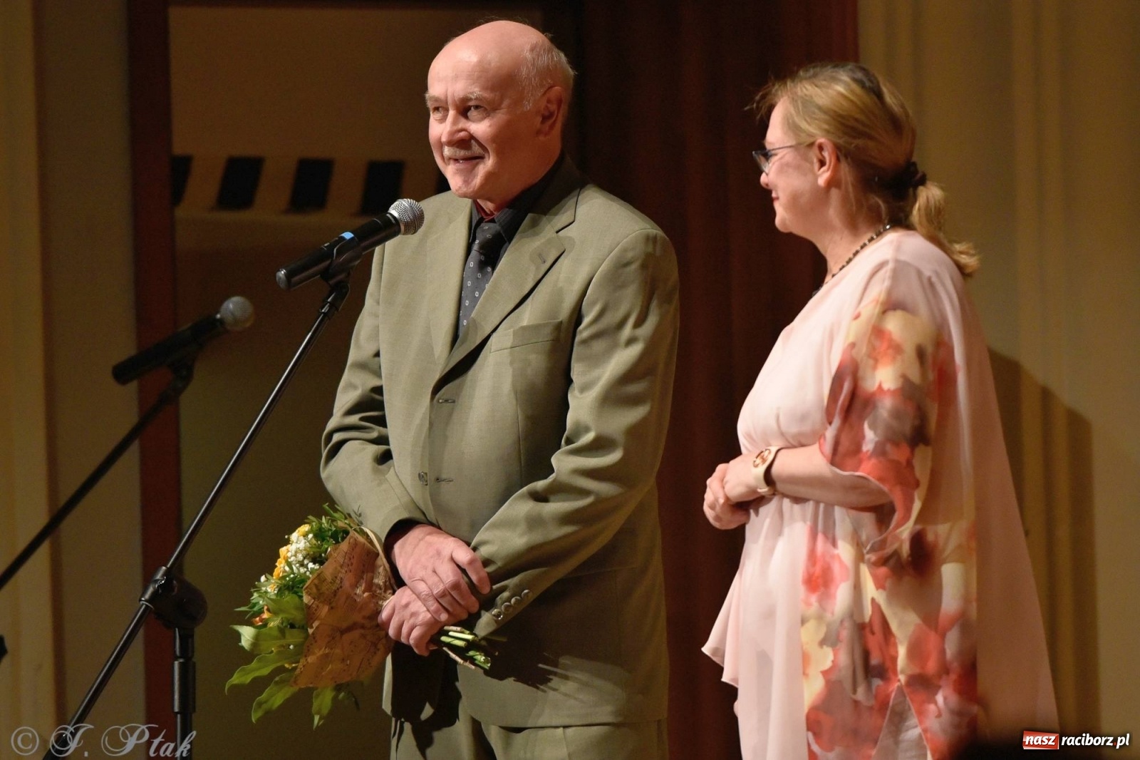 Zdjęcie w galerii na portalu naszraciborz.pl: Zespoły Źródła wspierają Kamilka. Piękny koncert w RCK [FOTO i WIDEO] wiadomości z regionu
